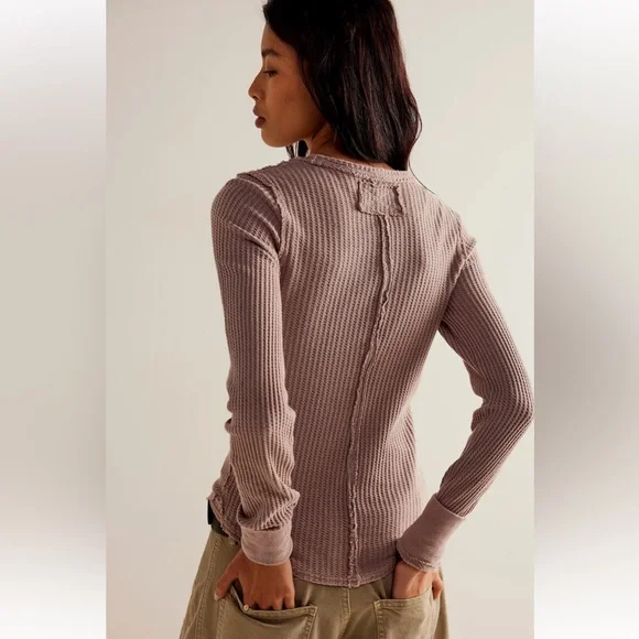 We The Free Roll With It Thermal - Cashmere Size XS NWOT Retail $48 - Picture 3 of 7